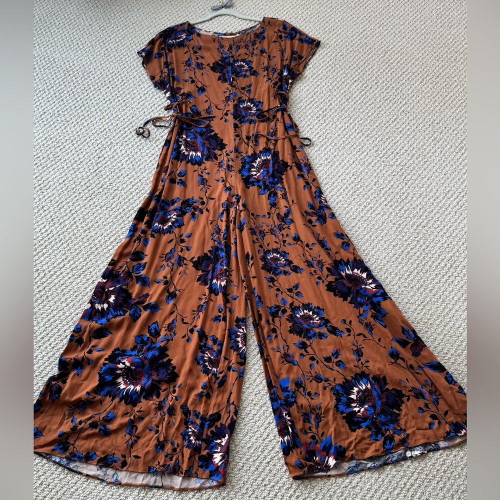 Free People floral Jumpsuit, NWT, Small